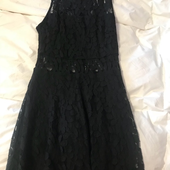 Lace dress - Picture 1 of 2